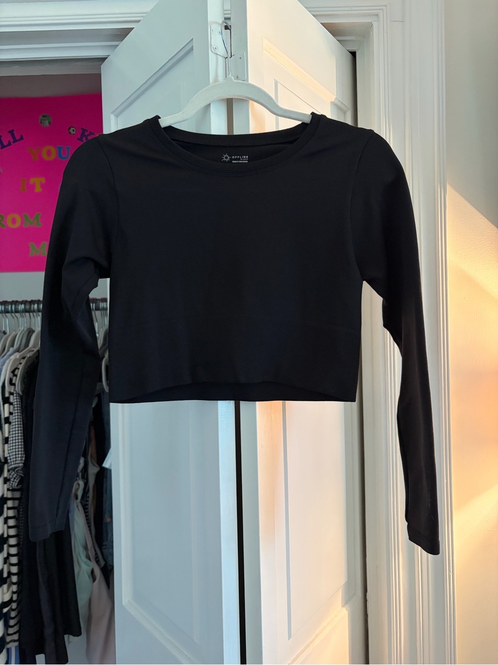 Black and Green Offline Long-Sleeve Crop Top